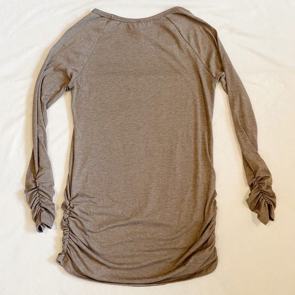 BNWOT Vanilla Bay Long Sleeve Tunic Top w/ Ruching in Beige Size S - Picture 4 of 7